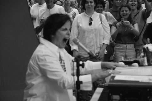 Leila Pinheiro, Piano na Praça