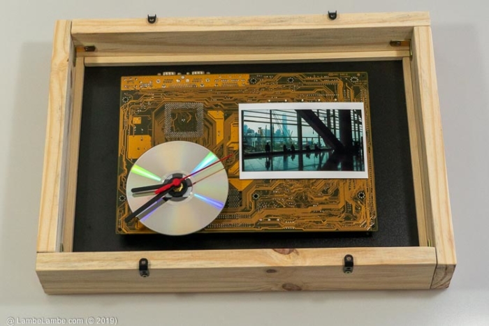 Relógio de Parede Porta-Retrato CD/DVD e Placa Mãe American Megatrends Reciclagem 20191208.173549